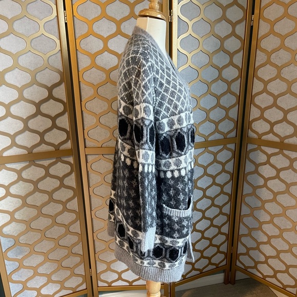 Long Grey Patterned Cardigan - Picture 3 of 9